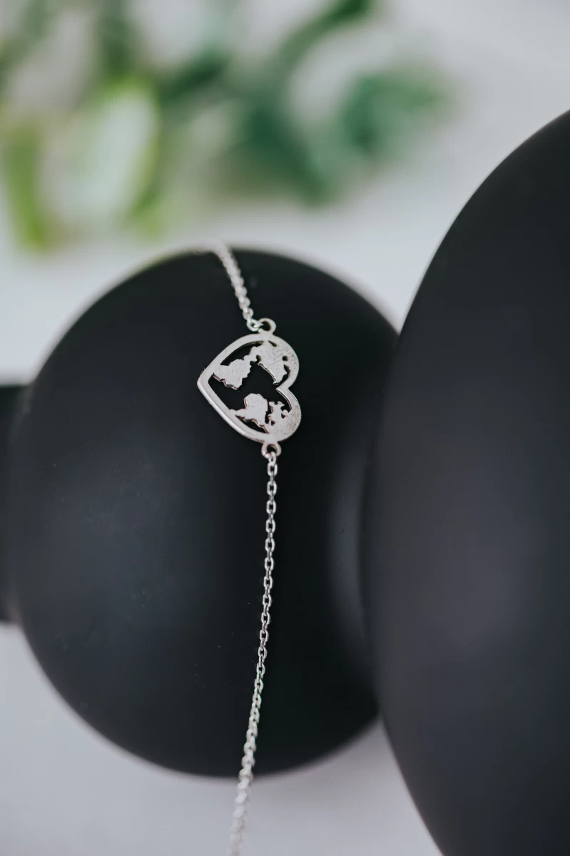 Szívben Földgömb Ezüst Nyaklánc